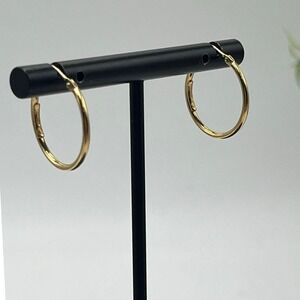 Arezzo UnoAErre Italy Yellow 18K 750 Gold *1 AR Thin Everyday Hoop Earrings